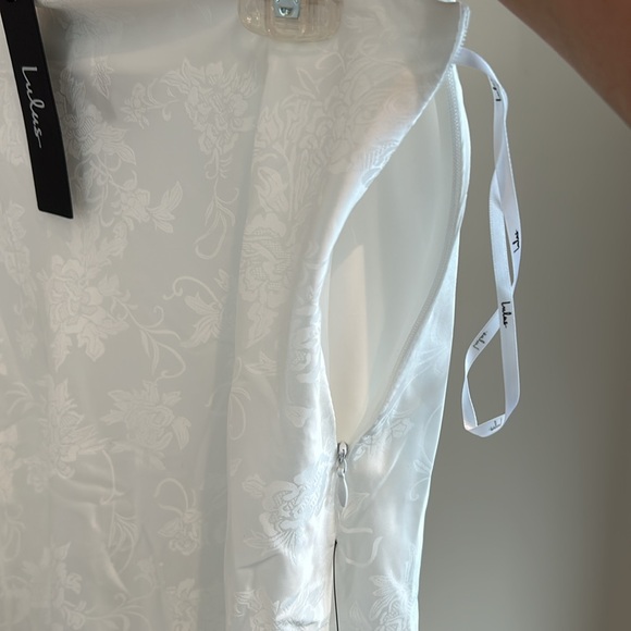 Lulus maxi floral skirt. Beautiful! White lined. Size L - Picture 6 of 7